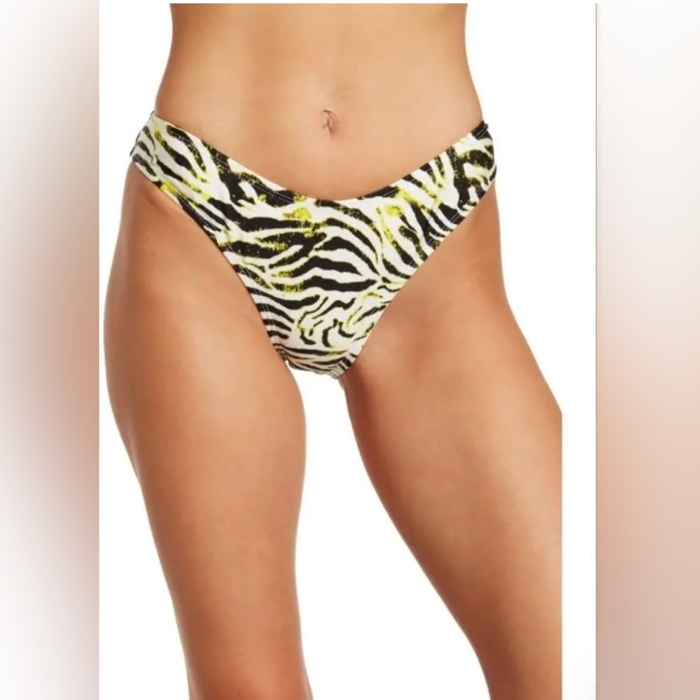 Kendall + Kylie bikini bottoms (NWOT)